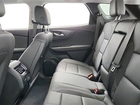 Used 2025 Chevrolet Blazer LT w/ Sound & Technology Package image 18