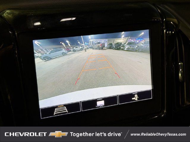 Used 2021 Chevrolet Traverse LT FWD image 24