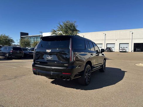 Used 2025 Cadillac Escalade V image 6