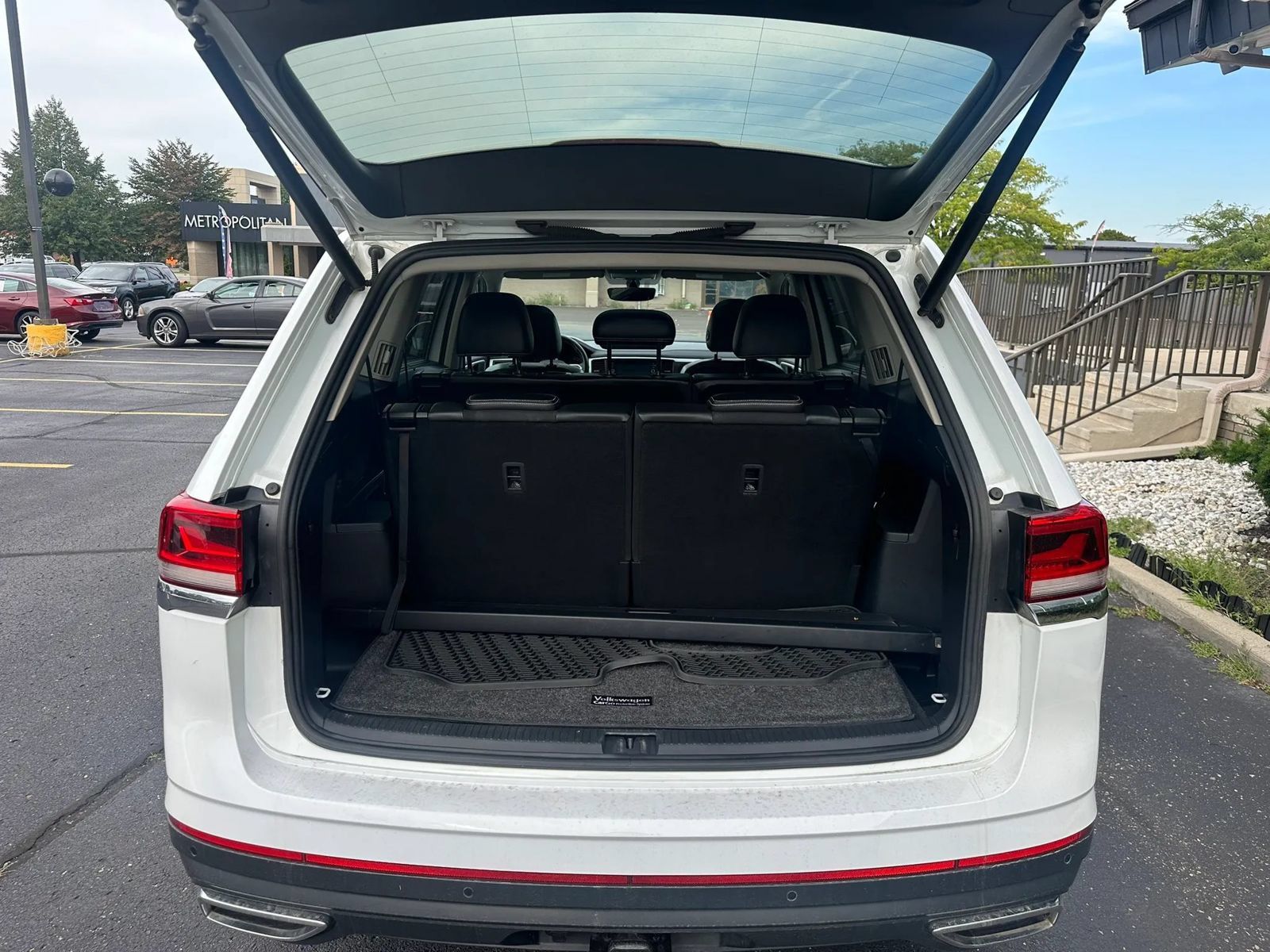 Used 2021 Volkswagen Atlas SE w/ Panoramic Sunroof Package FWD image 7