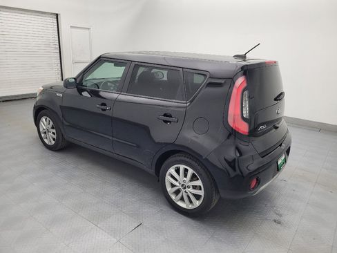 Used 2019 Kia Soul + image 3