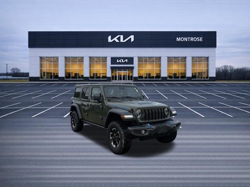 Used 2024 Jeep Wrangler Unlimited Rubicon 4xe w/ Technology Group AWD/4WD image 3