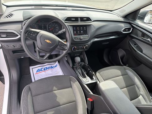 Used 2023 Chevrolet TrailBlazer LS image 24