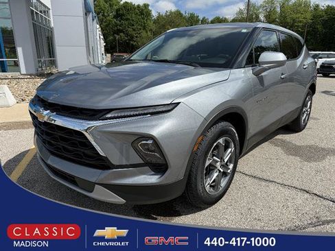 Used 2025 Chevrolet Blazer LT AWD/4WD image 1