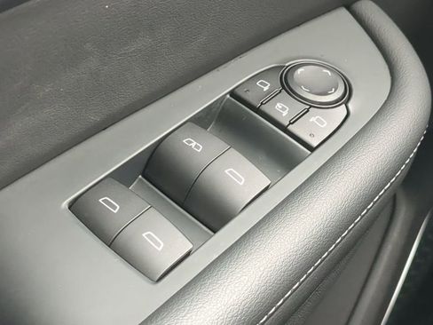 Used 2025 Buick Enclave Preferred image 22