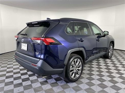 Used 2023 Toyota RAV4 XLE Premium image 9