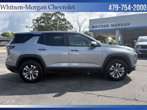 Used 2025 Chevrolet Equinox LT FWD image 4