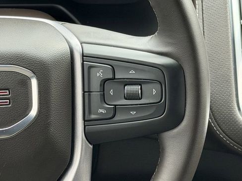 Used 2024 GMC Yukon SLT image 16