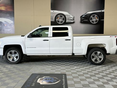 Used 2018 Chevrolet Silverado 1500 Custom w/ Custom Value Package AWD/4WD image 7