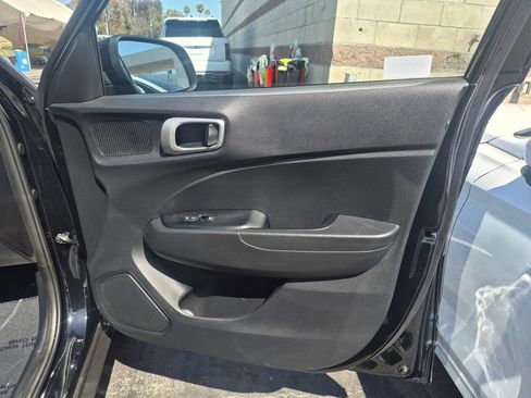 Used 2026 Hyundai Venue SE FWD image 21