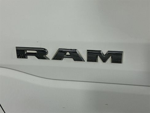 Used 2019 RAM 1500 Big Horn image 29