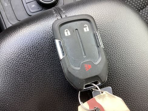 Used 2024 GMC Terrain SLE w/ Elevation Edition image 31