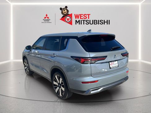New 2026 Mitsubishi Outlander SE image 4