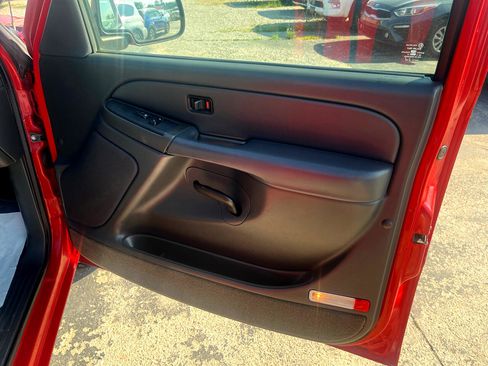 Used 2005 Chevrolet Silverado 1500 LS w/ Light Duty Power Package image 12