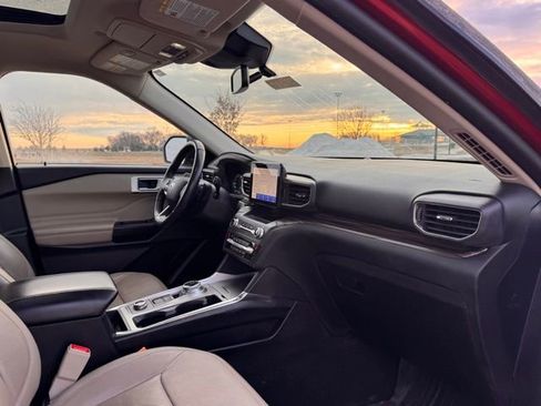 Used 2020 Ford Explorer Limited w/ Class III Trailer Tow Package image 23