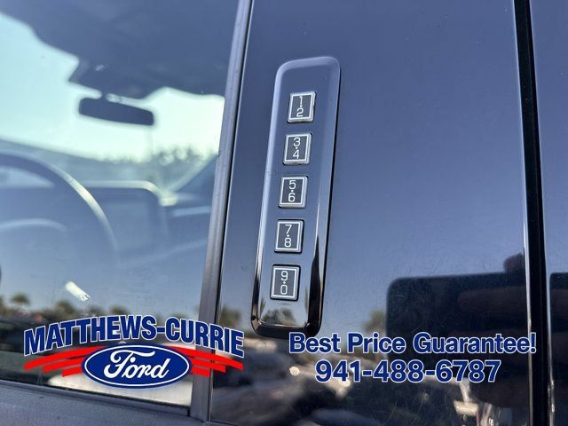 Used 2023 Ford F250 Lariat w/ Sport Appearance Package AWD/4WD image 9