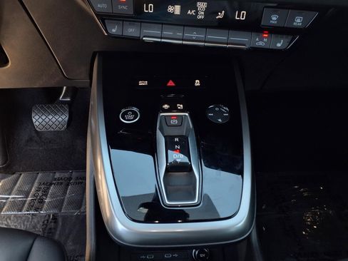 Used 2023 Audi Q4 e-tron Premium Plus w/ Premium Plus image 11