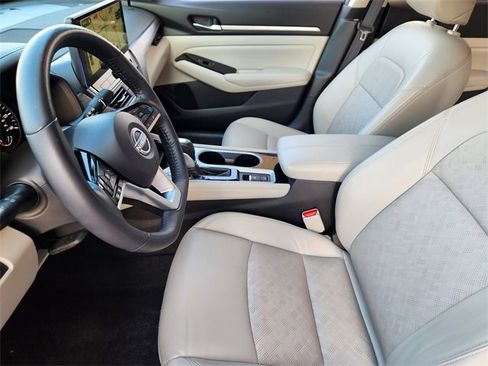 Used 2024 Nissan Altima 2.5 SL image 13