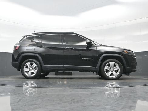 Used 2022 Jeep Compass Latitude AWD/4WD image 29