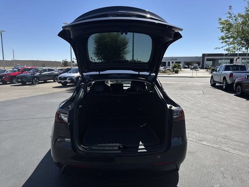 Used 2024 Tesla Model Y 2WD image 20