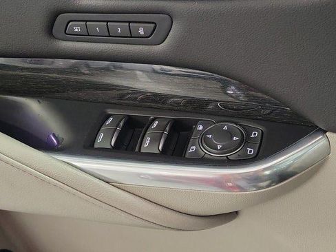 Certified 2022 Cadillac XT4 Premium Luxury w/ Technology Package FWD image 17