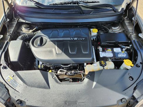 Used 2019 Jeep Cherokee Limited image 27