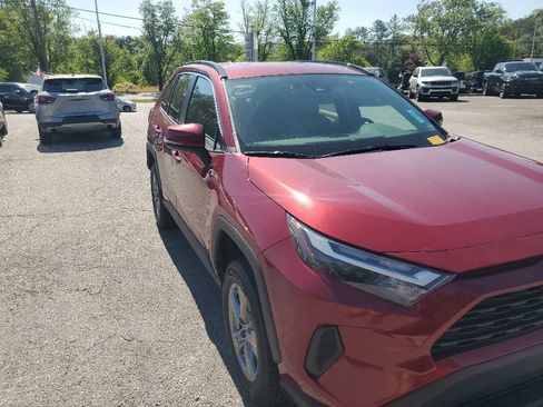 Used 2024 Toyota RAV4 LE AWD/4WD image 4
