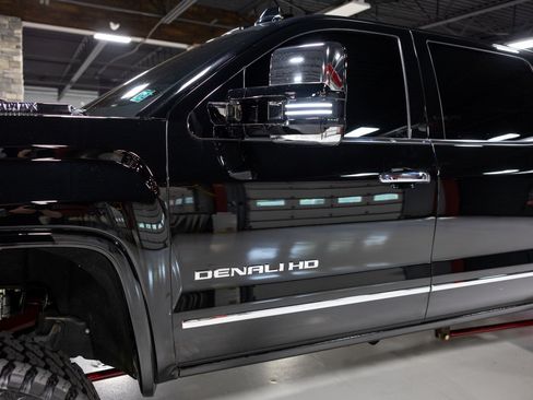 Used 2017 GMC Sierra 2500 Denali w/ Duramax Plus Package AWD/4WD image 20