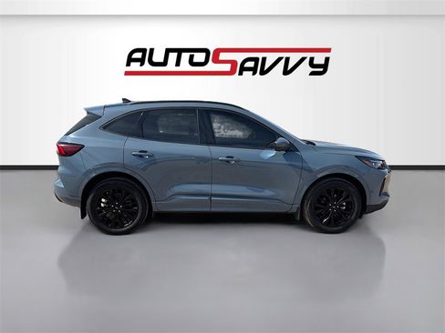 Used 2024 Ford Escape ST-Line Elite w/ Premium Technology Package image 8