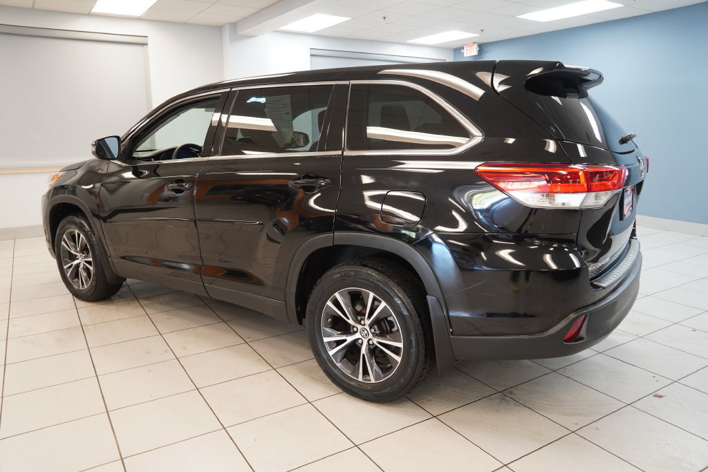 Used 2019 Toyota Highlander LE w/ Protection Package #3 AWD/4WD image 7