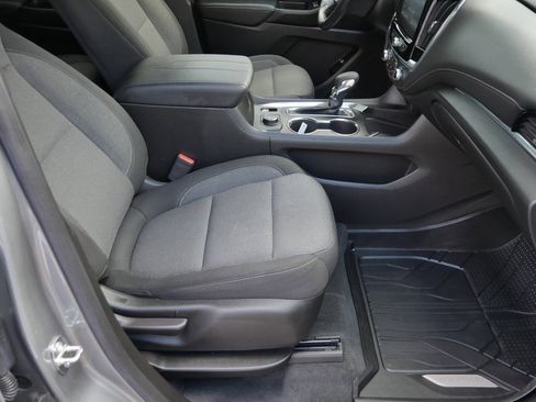Used 2023 Chevrolet Traverse LT image 21