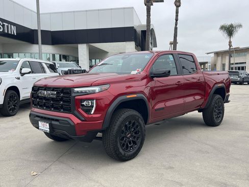 New 2026 GMC Canyon Elevation w/ LPO, Black Badging Package RWD image 7