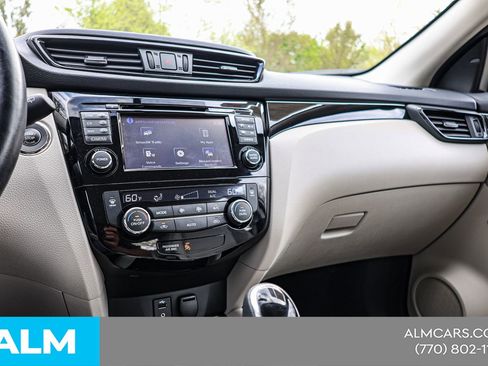 Used 2018 Nissan Rogue Sport SL image 30