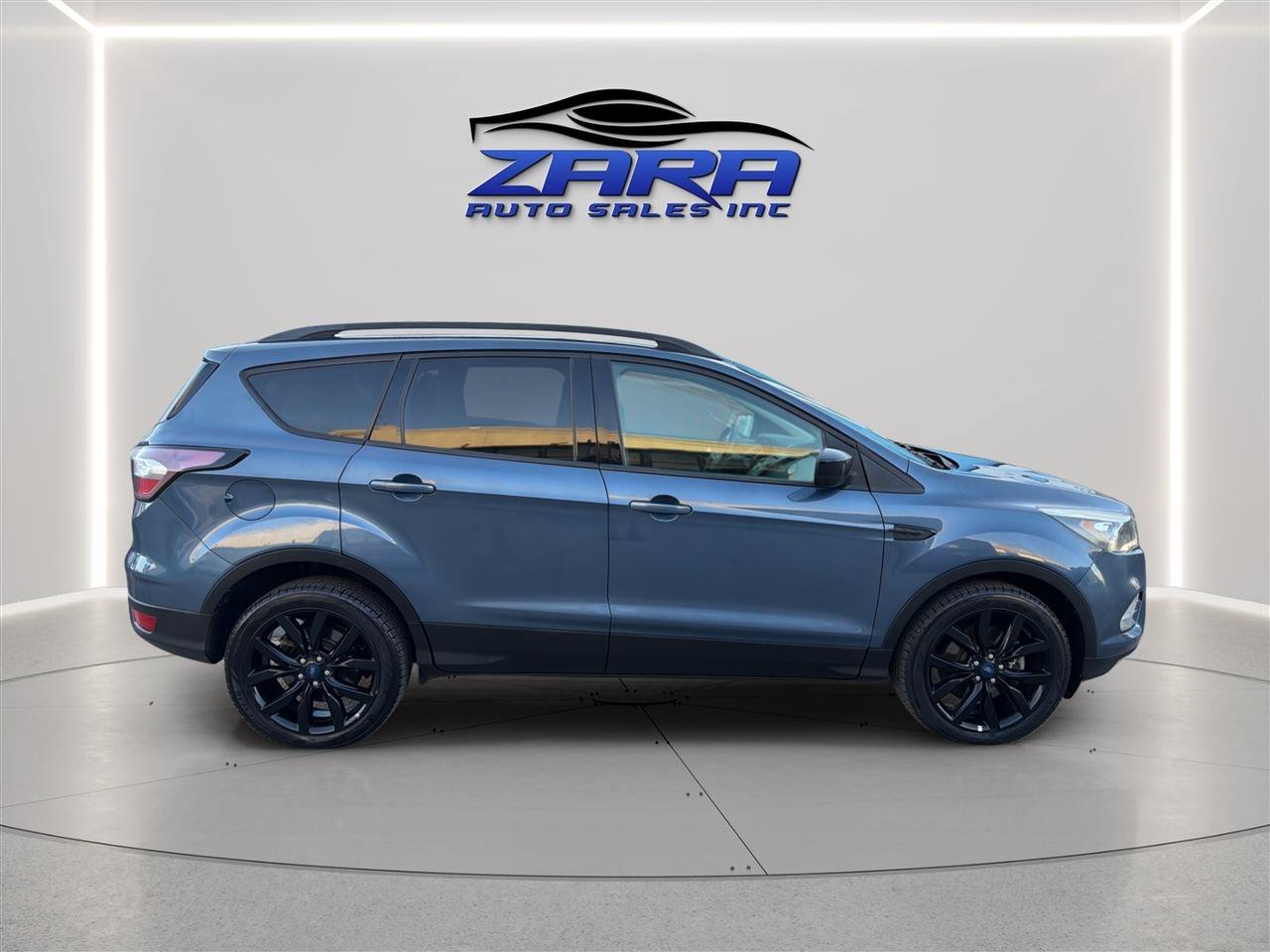 Used 2018 Ford Escape SE w/ SE Sport Appearance Package AWD/4WD image 8