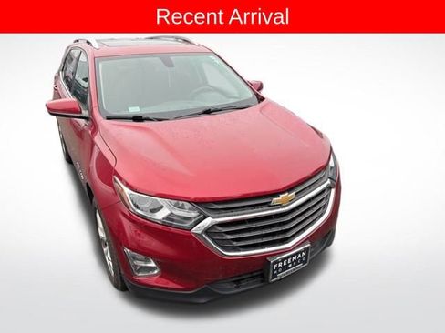 Used 2018 Chevrolet Equinox LT w/ Sun & Infotainment Package image 3