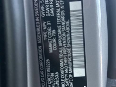 Certified 2025 Volvo XC60 B5 Plus image 28