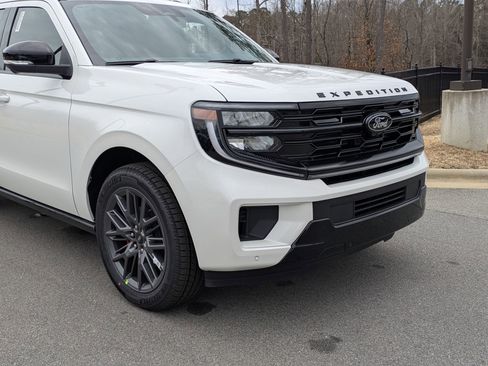 New 2025 Ford Expedition Max Platinum w/ Stealth Performance Package image 10