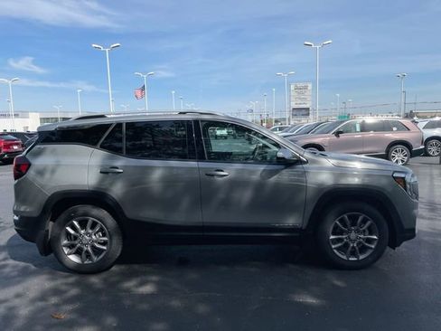 Used 2023 GMC Terrain SLT image 6