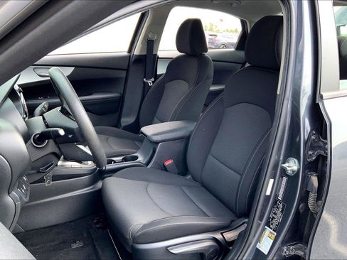 Used 2024 Kia Forte LXS w/ LXS Technology Package FWD image 21