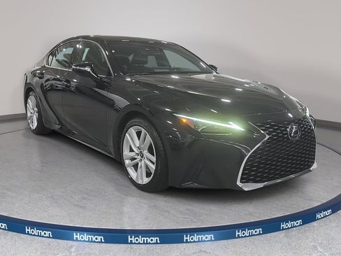 Used 2023 Lexus IS 300 w/ Comfort Package RWD image 4