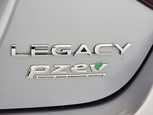 Used 2017 Subaru Legacy 2.5i Limited image 9