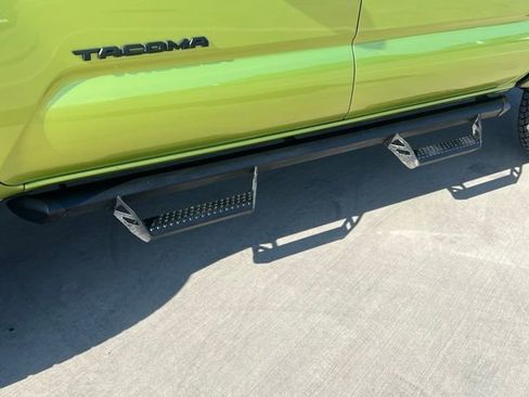 Used 2023 Toyota Tacoma TRD Off-Road w/ TRD Premium Off Road Package image 12