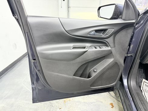 Used 2018 Chevrolet Equinox LT image 12