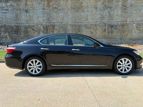 Used 2007 Lexus LS 460 RWD image 4