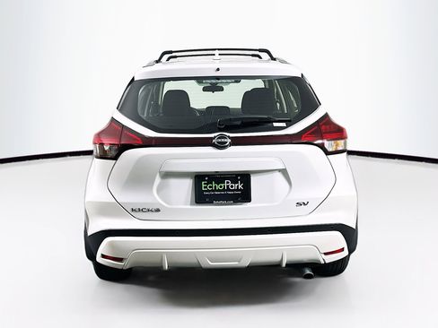 Used 2024 Nissan Kicks SV w/ Exterior Package image 7