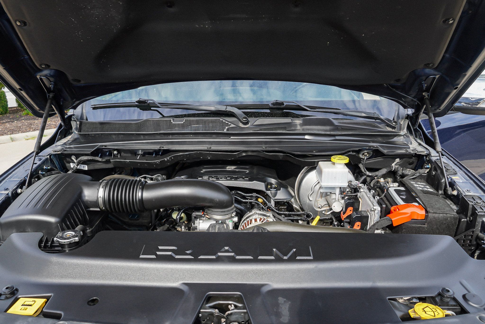 Used 2022 RAM 1500 Laramie AWD/4WD image 16