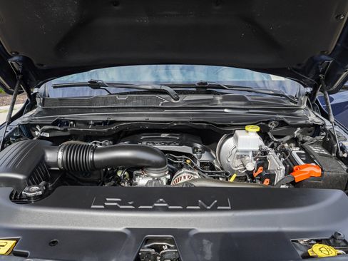 Used 2022 RAM 1500 Laramie AWD/4WD image 16