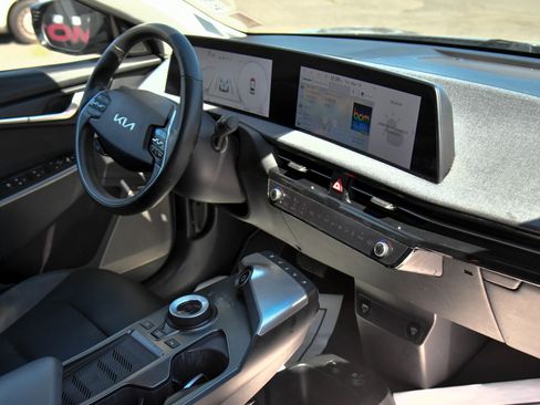 Used 2023 Kia EV6 Wind w/ Wind Technology Package AWD/4WD image 55