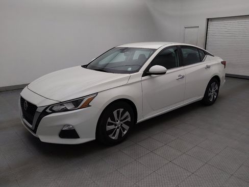 Used 2021 Nissan Altima 2.5 S w/ Driver Assist Package FWD image 2