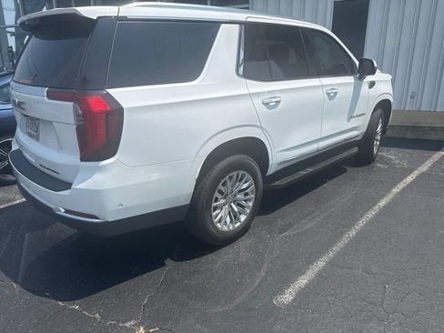 Used 2025 GMC Yukon Elevation AWD/4WD image 9